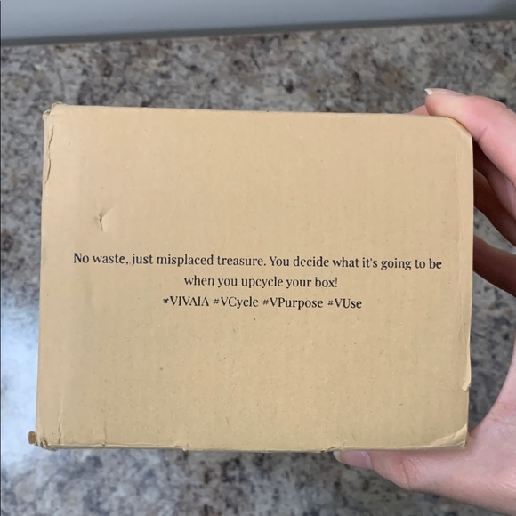 Elegant Cream and Black Almond-Toe Chunky Heels - Picture 17 of 17